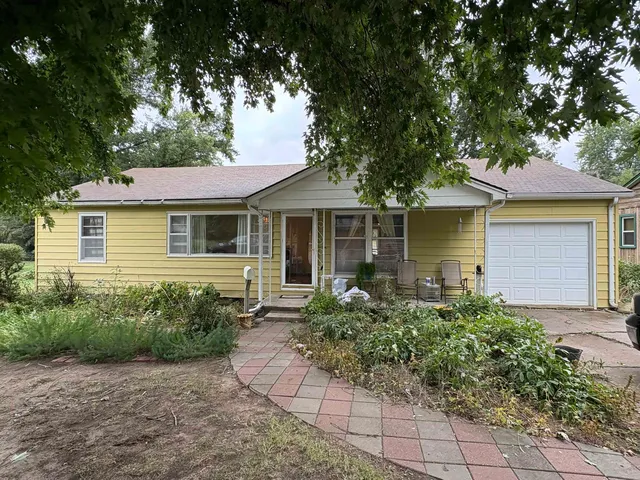 208 E  South St, Wellington, KS 67152