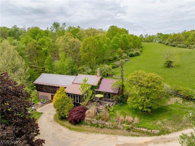 15216 Grove Rd SE, Port Washington, OH 43837