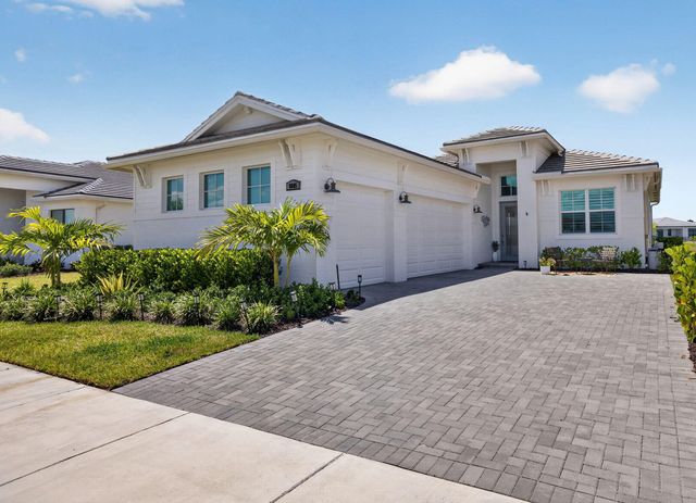 8605 SW CANTANTE Way, Port Saint Lucie, FL 34987