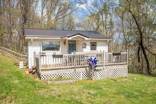 352 Blankenship Rd, Shawsville, VA 24162