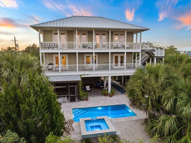 1081 W  Gulf Beach Dr, Eastpoint, FL 32328