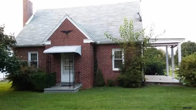 1527 Main St, New Park, PA 17352