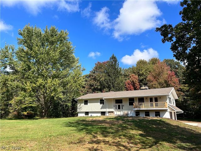 17254 Valley Rd, Chagrin Falls, OH 44023