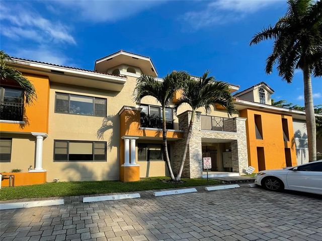 64 Isle of Venice Dr   #13, Fort Lauderdale, FL 33301