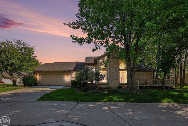 43052 W  Kirkwood Dr, Clinton Township, MI 48038