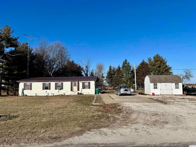 2330 E  County Road 1400, Carthage, IL 62321