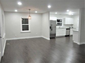5447 Pinecrest St, Hope Mills, NC 28348
