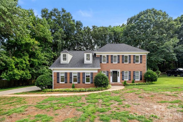 13110 Graymist Dr, Charlotte, NC 28215