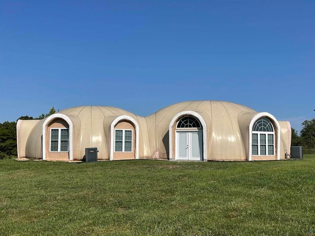 1086 Red Fox Rd, Otterville, MO 65348