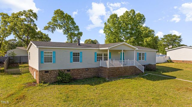 4920 Short Jesters Ct, Hope Mills, NC 28348