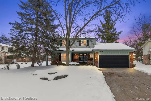 5138 Hale Dr, Troy, MI 48085