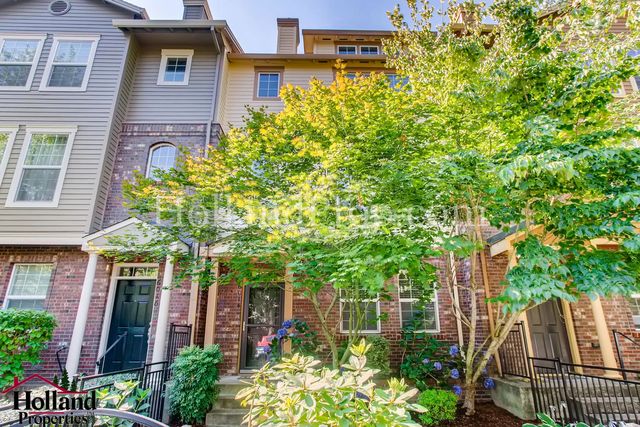 6014 NE Maidstone St, Hillsboro, OR 97124