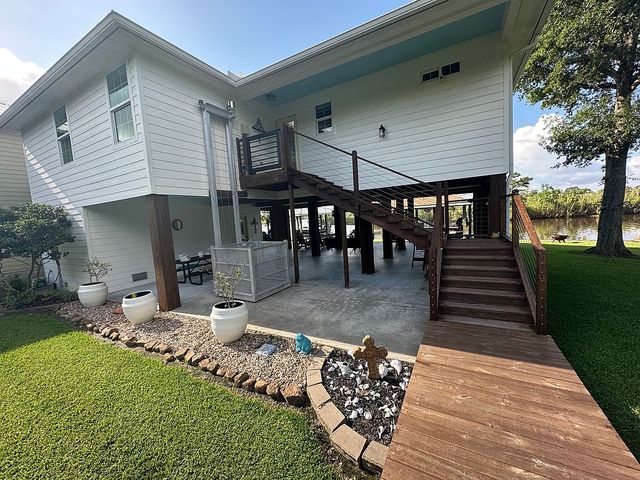 5692 Myrtle St, Orange, TX 77630