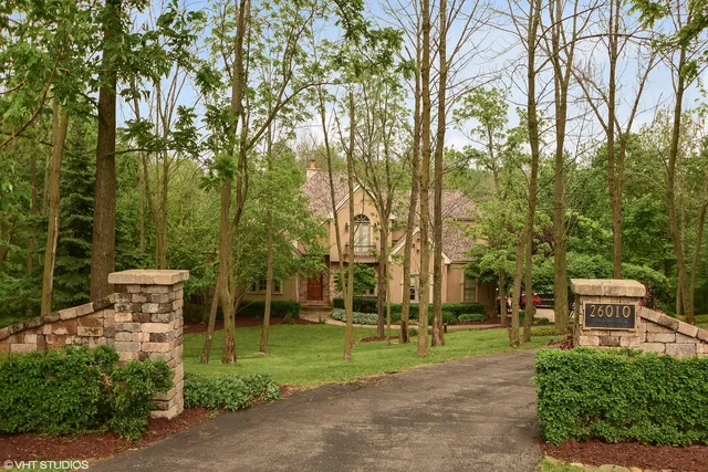 26010 W  Airport Rd, Minooka, IL 60447