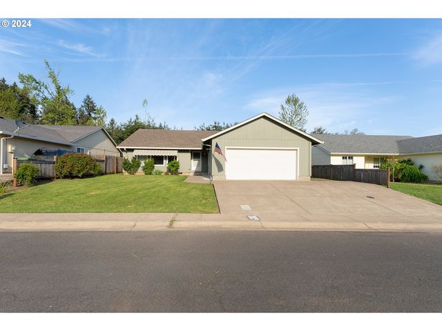 201 Bluebird St, Cottage Grove, OR 97424