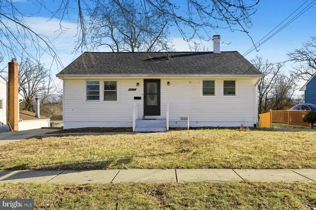 9013 Volta St, Lanham, MD 20706