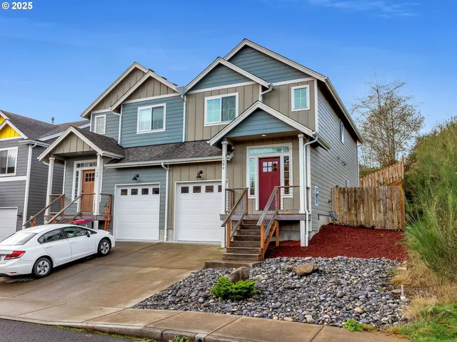 1590 SE Honeysuckle Loop, Warrenton, OR 97146