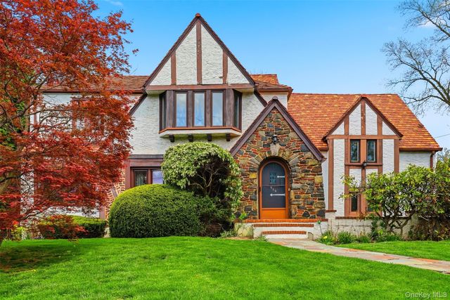 930 Grant Avenue, Pelham, NY 10803