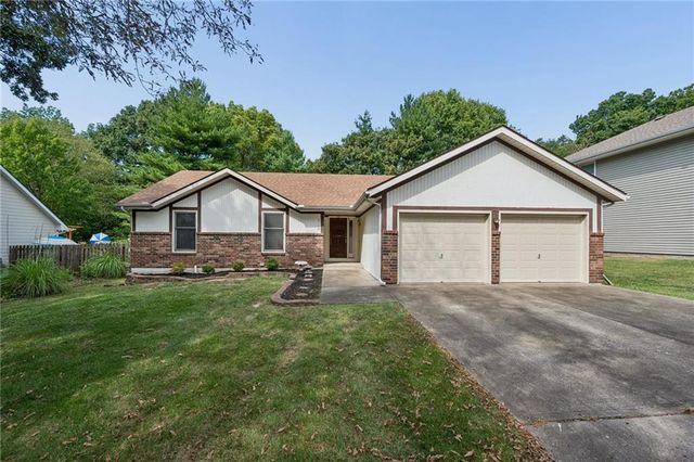 8520 N  Campbell St, Kansas City, MO 64155