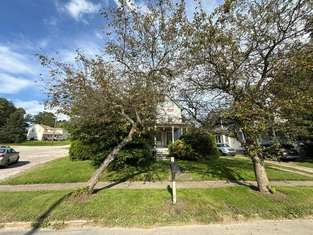 1303 Main St, Conneautville, PA 16406