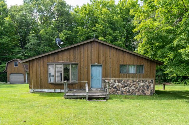 547 Highway 8, Armstrong Creek, WI 54103