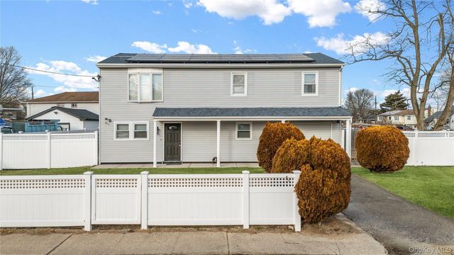 55 Schleigel Boulevard, Farmingdale, NY 11735
