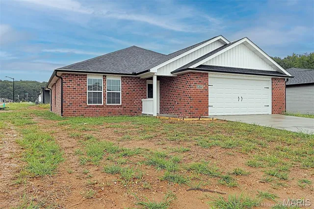 5302 Pinedale Dr, Jackson, MO 63755