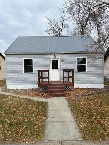 416 W  11th Ave, Mitchell, SD 57301