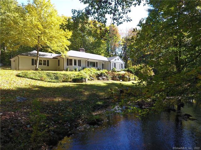 94 Indian Rock Rd, New Canaan, CT 06840