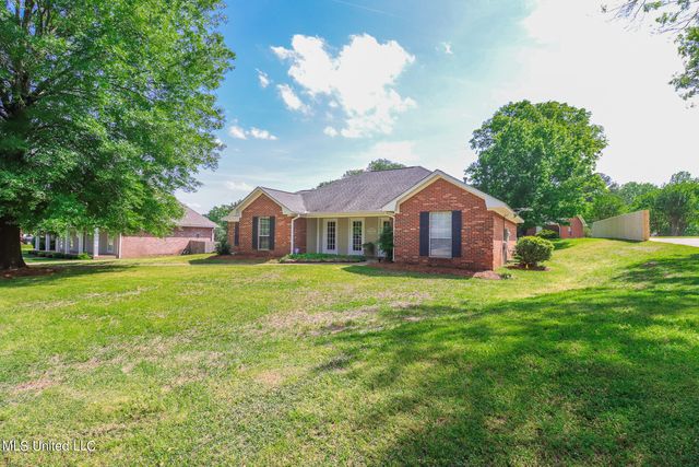 341 Belvedere Dr, Pearl, MS 39208