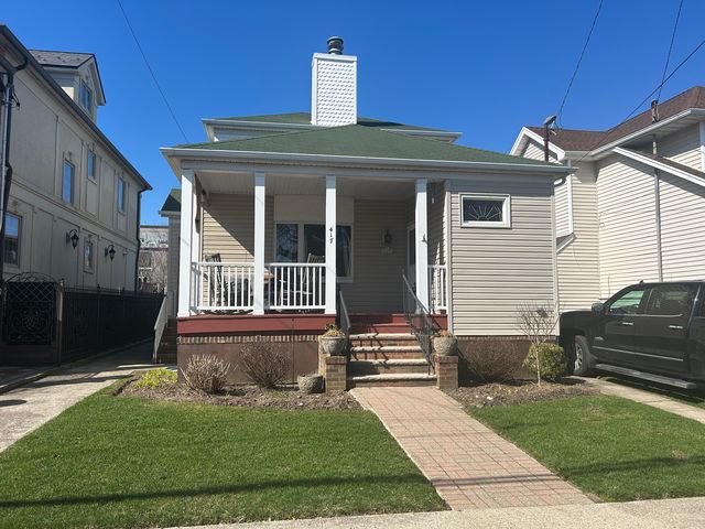 417 Beach 145th St, Rockaway Park, NY 11694