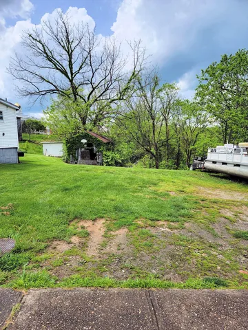 110 Lincoln Ave, Brooksville, KY 41004