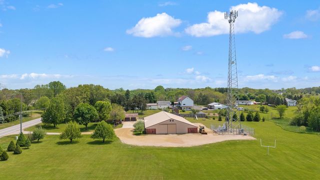W8287 County Road P, Portage, WI 53954