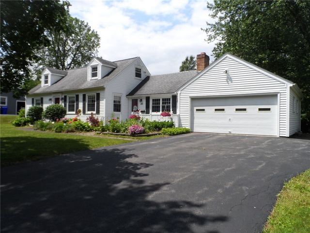 23 Maryvale Dr, Webster, NY 14580