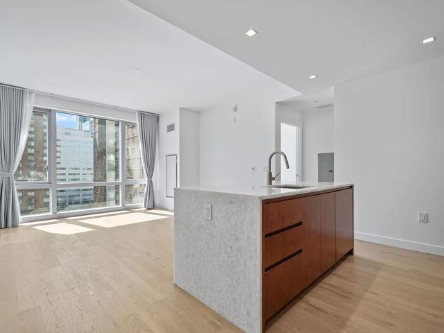 75 Park Ln S #811, Jersey City, NJ 07310