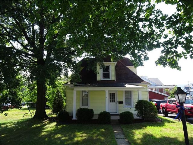 4 N  6th St, Youngwood, PA 15697