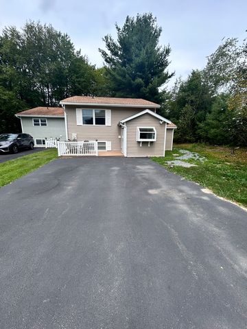 20 James Pl, Kiamesha Lake, NY 12751