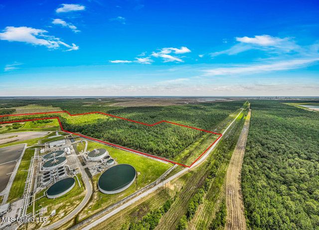 1 Bayou Cumbest Rd, Moss Pt, MS 39562