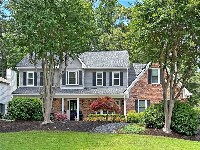 10220 Carleigh Ln, Roswell, GA 30076