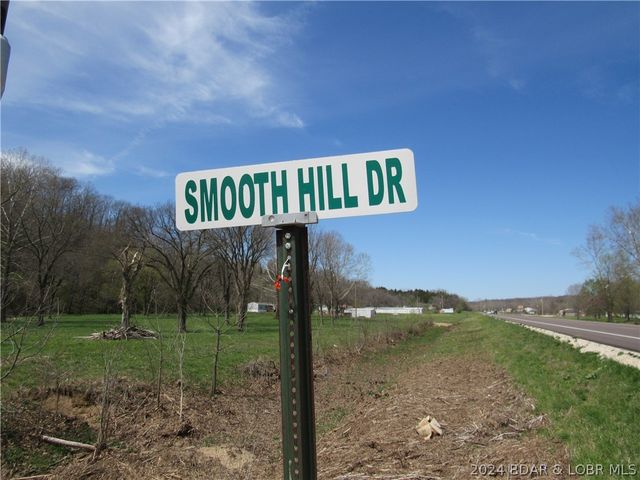 Smooth Hill Dr, Versailles, MO 65084