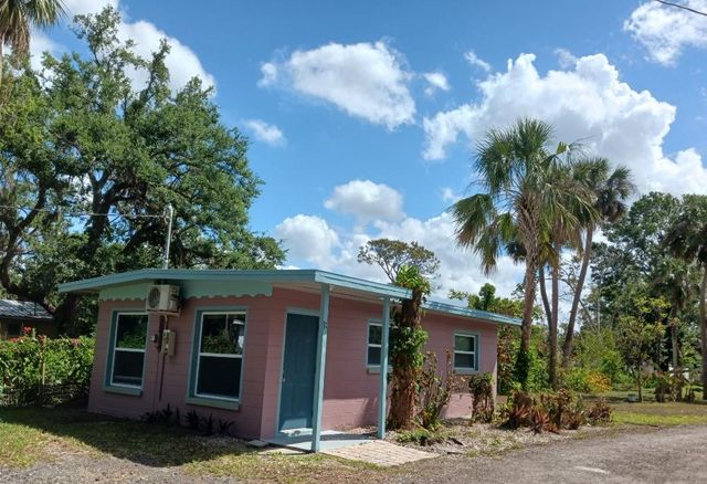 240 W  Mariana Ave  #B, North Fort Myers, FL 33903