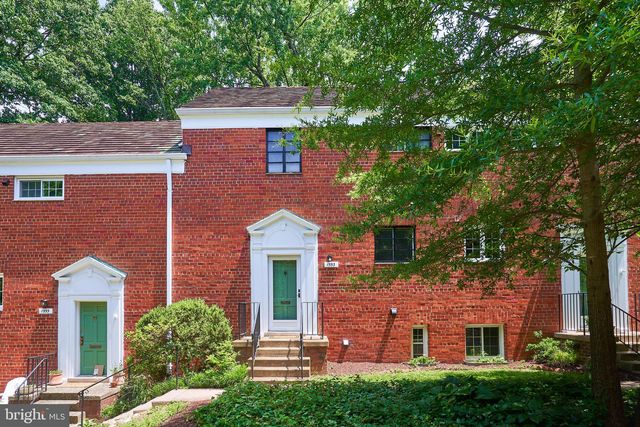 1553 Mount Eagle Pl, Alexandria, VA 22302