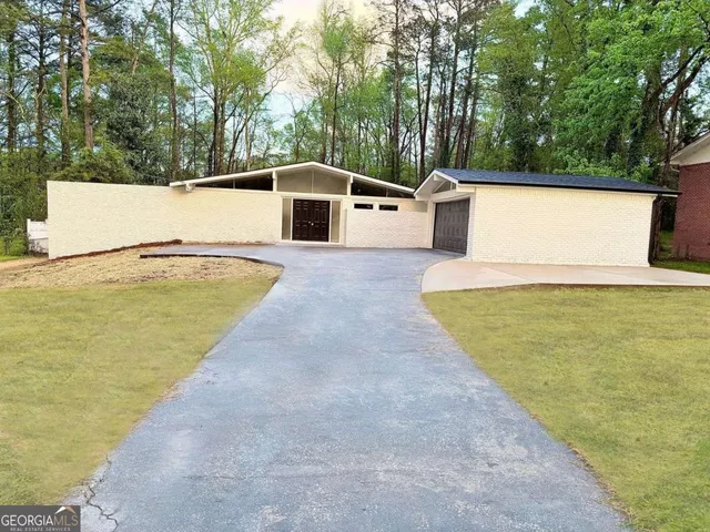 2533 Amalfi Dr, Conyers, GA 30012