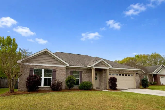 107 Erie Dr, Dothan, AL 36301