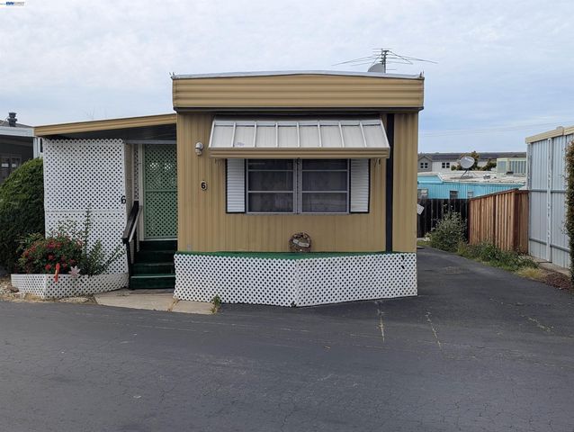 3913 Castro Valley Blvd #6, Castro Valley, CA 94546