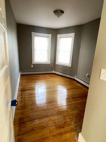 137 Perry St   #3, New Bedford, MA 02745
