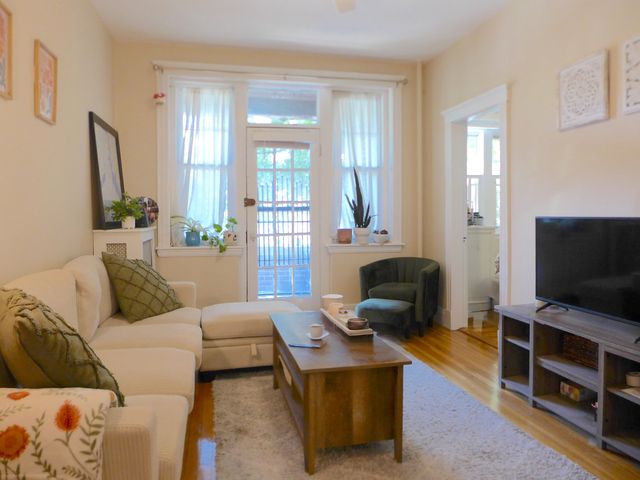 29 Mount Hood Rd, Brighton, MA 02135