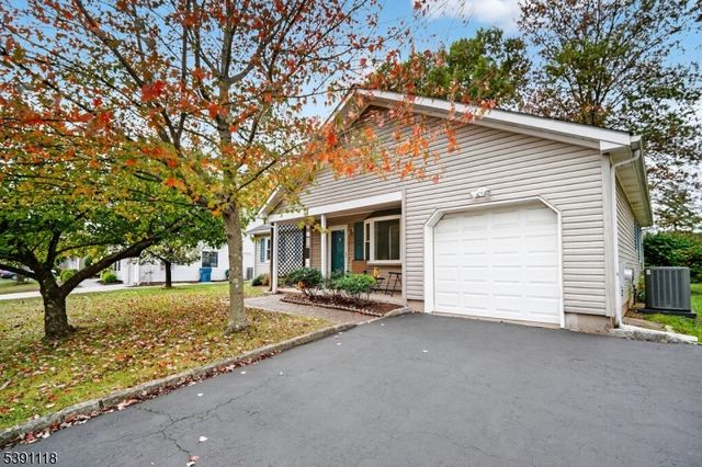 68 Dunedain St, Hillsborough, NJ 08844