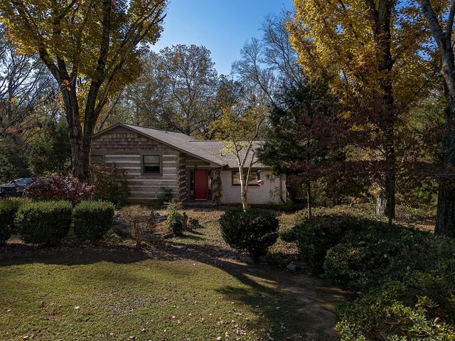 209 Green Harbor Rd, Old Hickory, TN 37138
