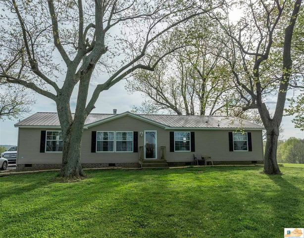 5869 Temple Hill Rd, Summer Shade, KY 42166